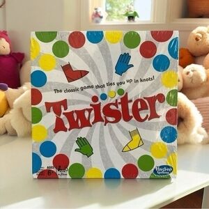 TWISTER Classic Edition Family Board Game 2 New Moves Ages 6+ Party Game NIB